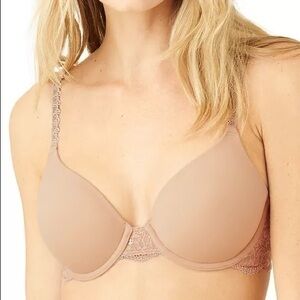 Wacoal
Level Up Chantilly Lace Contour Bra 853369